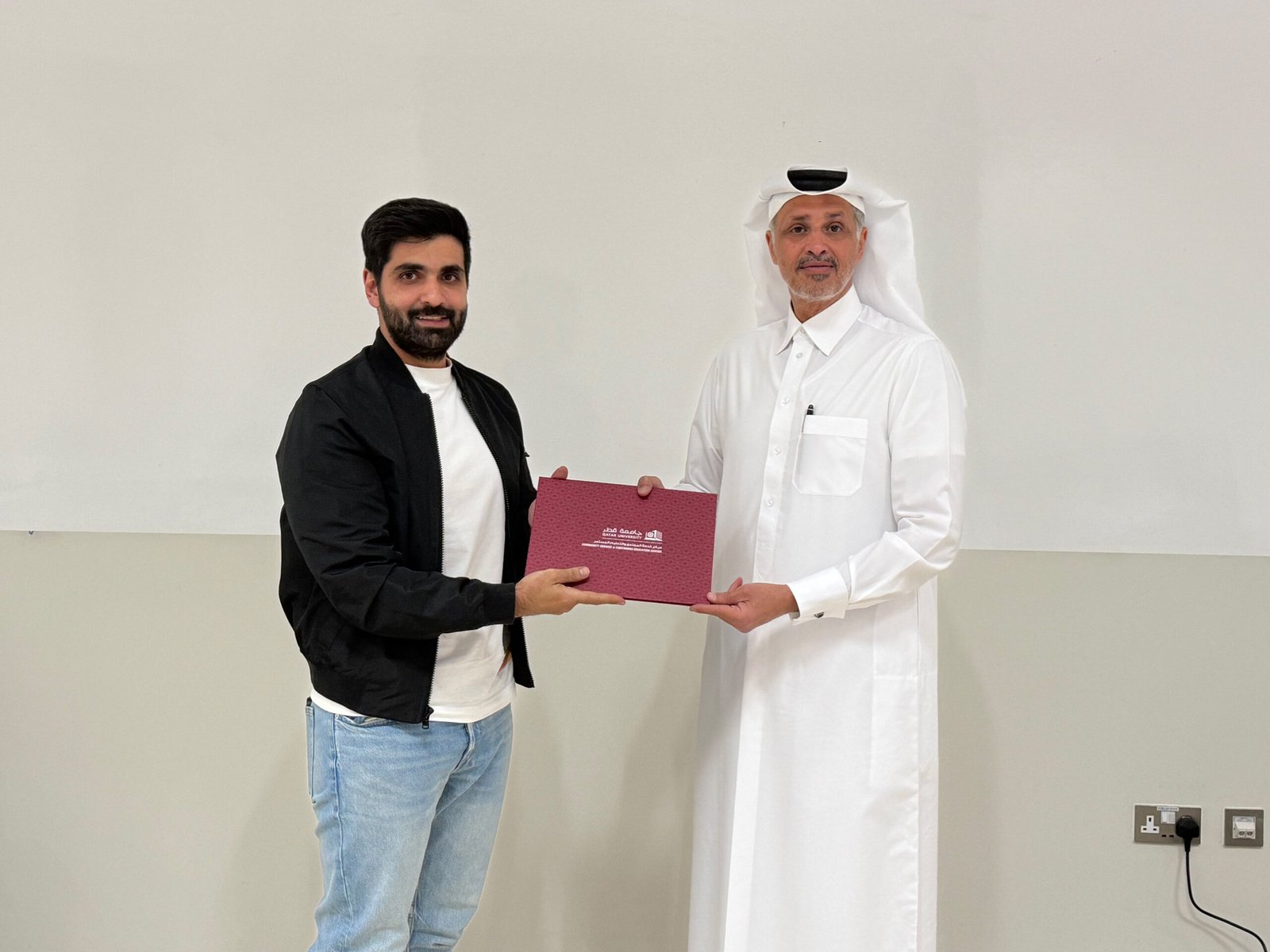 The Diplomatic Academy, in partnership with Qatar University, concluded the training program Protocol and Etiquette for Dealing with VIPs from December 1 to 4, 2024