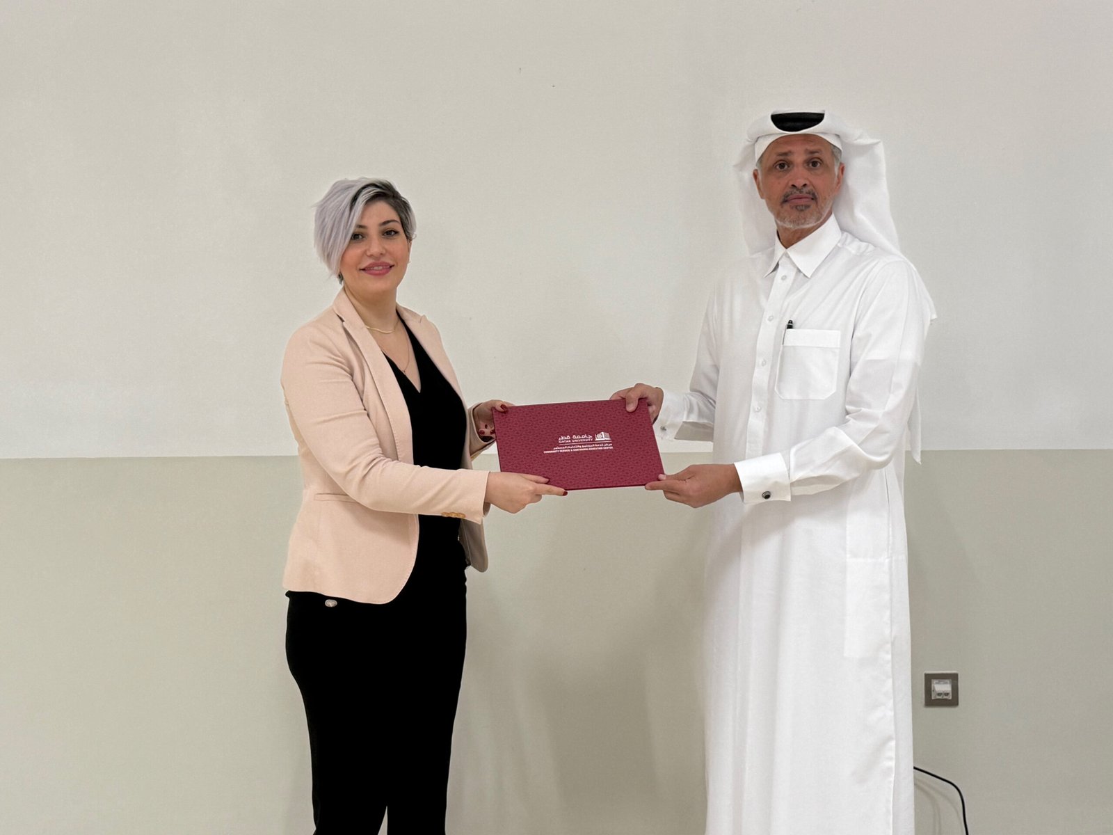 The Diplomatic Academy, in partnership with Qatar University, concluded the training program Protocol and Etiquette for Dealing with VIPs from December 1 to 4, 2024