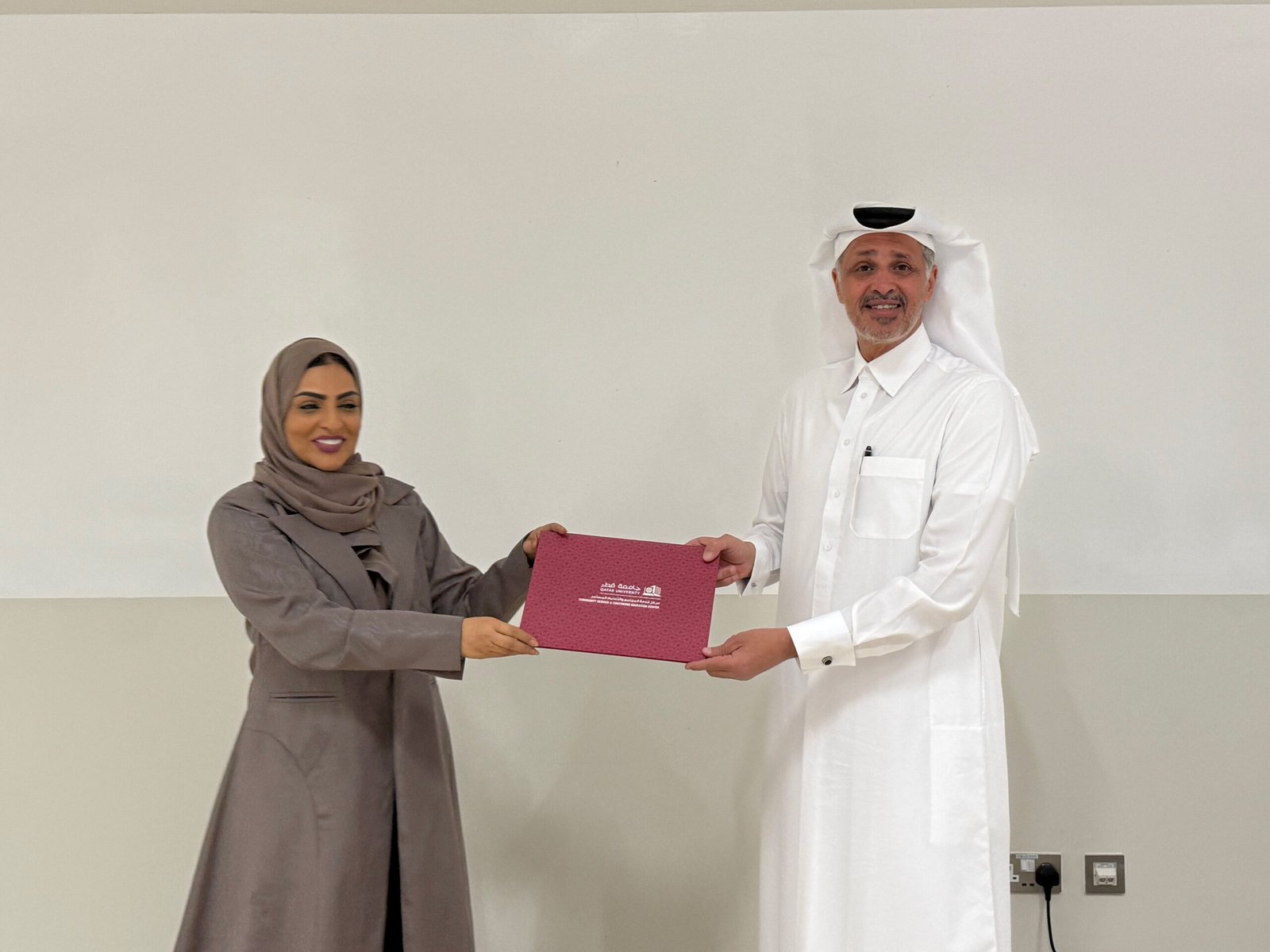 The Diplomatic Academy, in partnership with Qatar University, concluded the training program Protocol and Etiquette for Dealing with VIPs from December 1 to 4, 2024