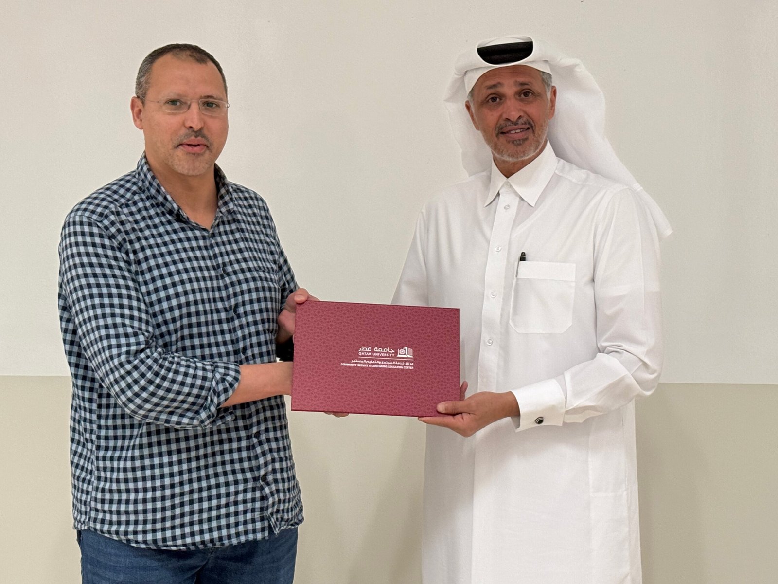 The Diplomatic Academy, in partnership with Qatar University, concluded the training program Protocol and Etiquette for Dealing with VIPs from December 1 to 4, 2024