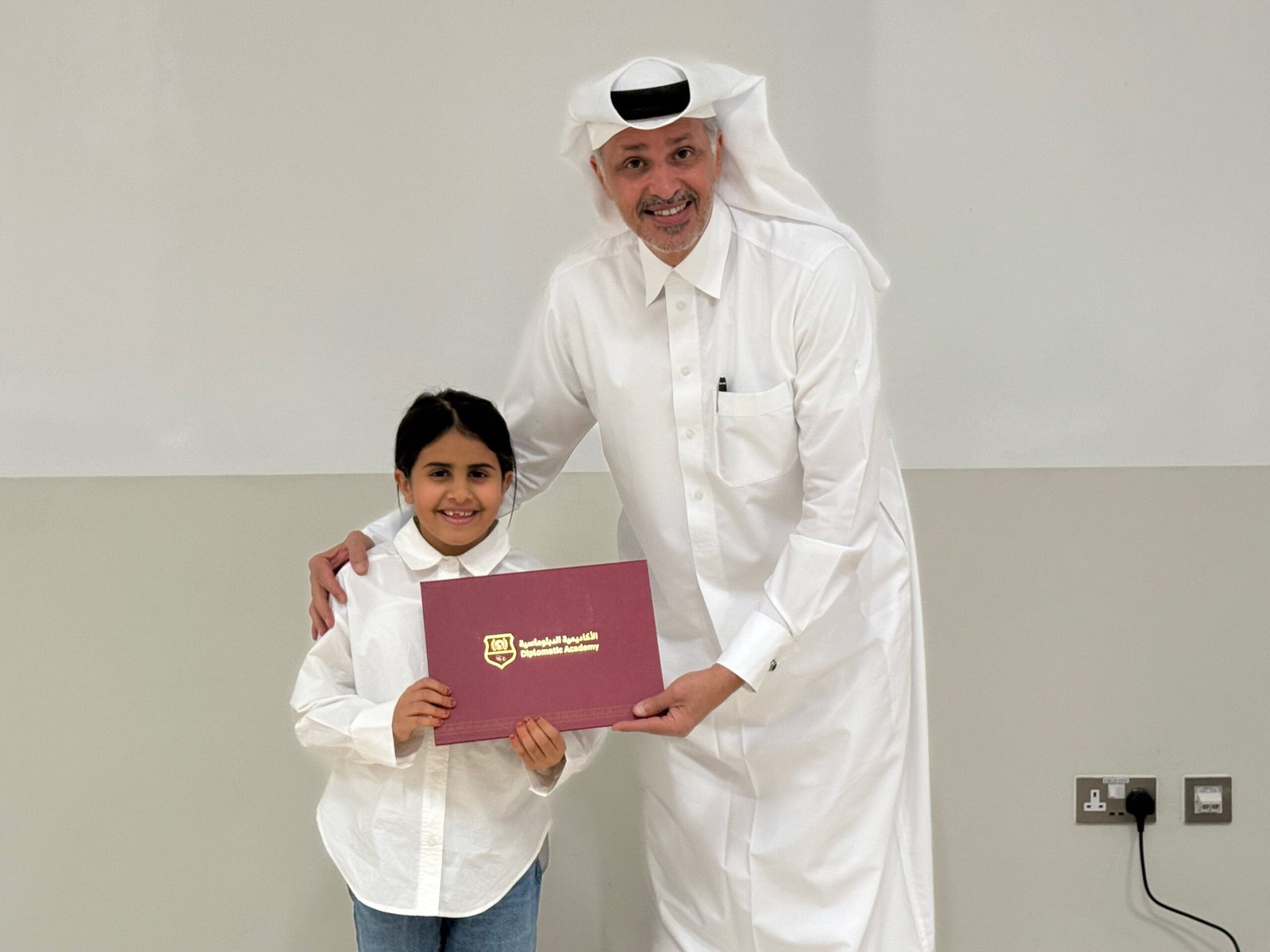 The Diplomatic Academy, in partnership with Qatar University, concluded the training program Protocol and Etiquette for Dealing with VIPs from December 1 to 4, 2024