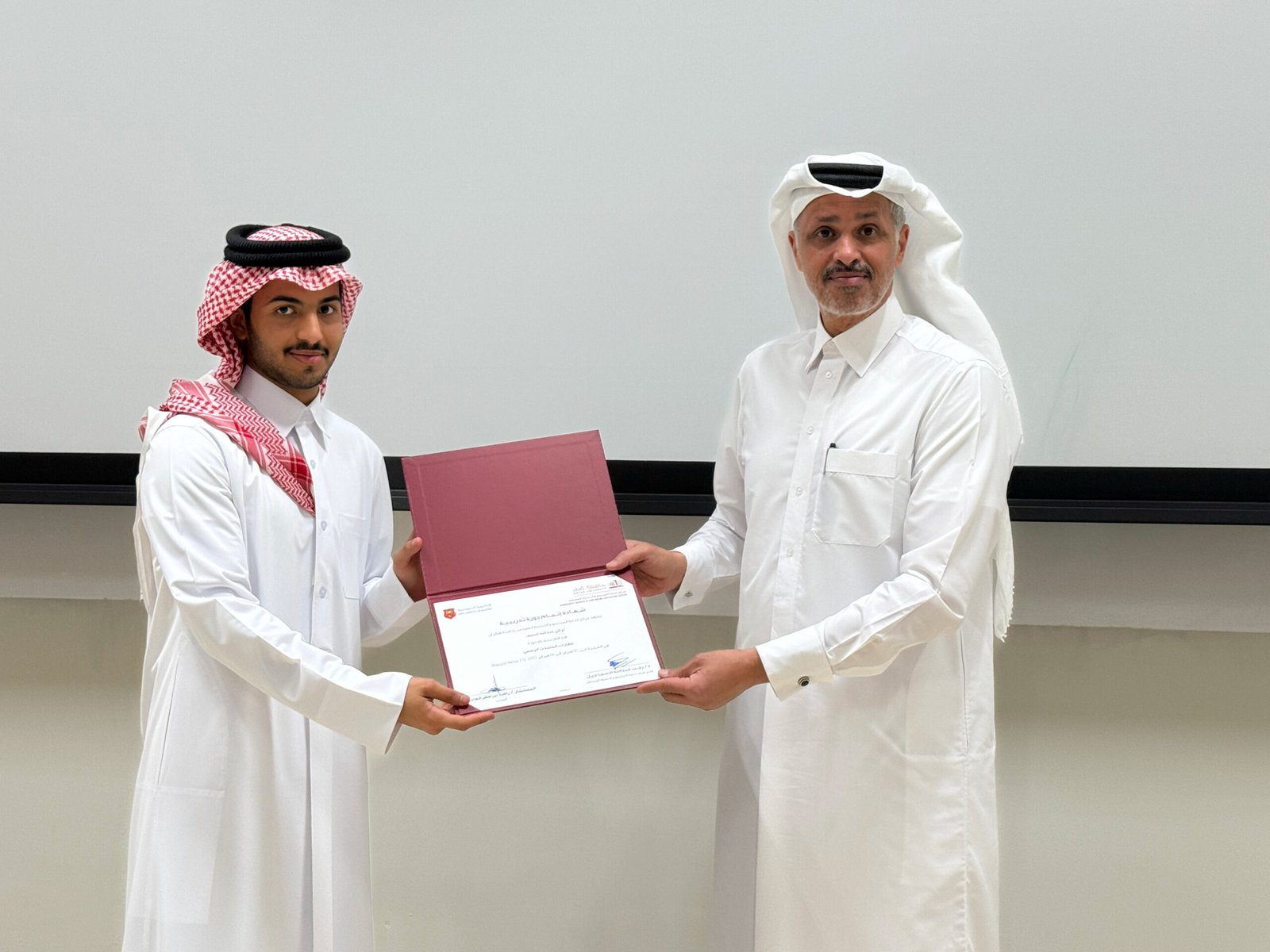 The Diplomatic Academy, in partnership with the Community Service and Continuing Education Center at Qatar University, concluded the Official Spokesperson Skills Program, which lasted for five days from February 2 to 6, 2025