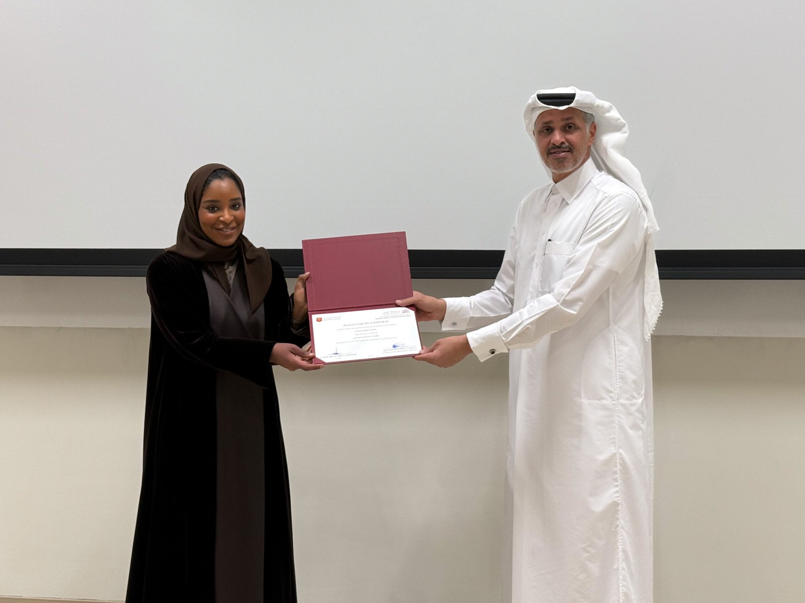 The Diplomatic Academy, in partnership with the Community Service and Continuing Education Center at Qatar University, concluded the Official Spokesperson Skills Program, which lasted for five days from February 2 to 6, 2025