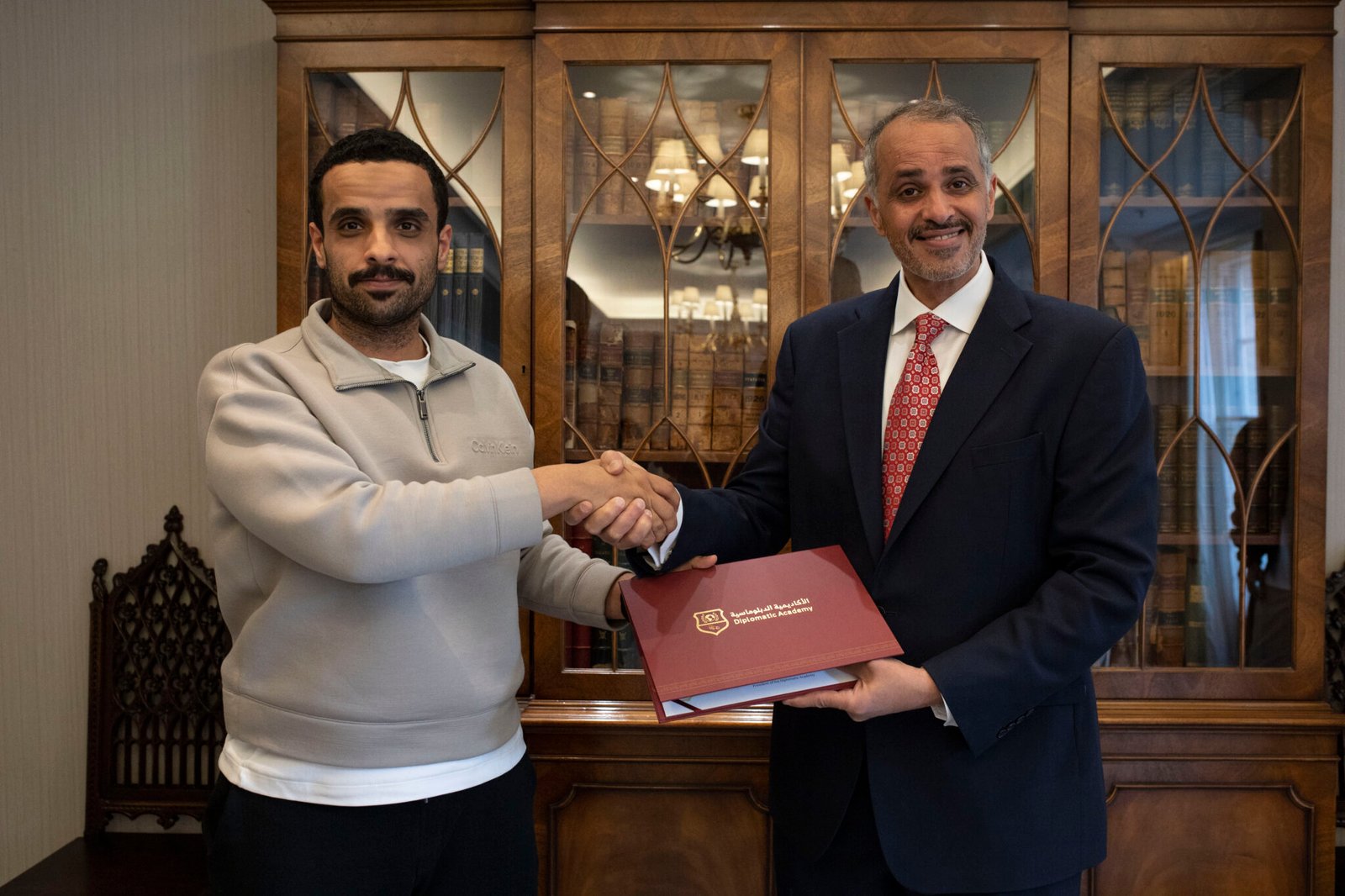 اختتمت الأكاديمية الدبلوماسية برنامج المفاوضات الدولية والدبلوماسية الذي عُقد في لندن من 2 إلى 4 مايو 2025