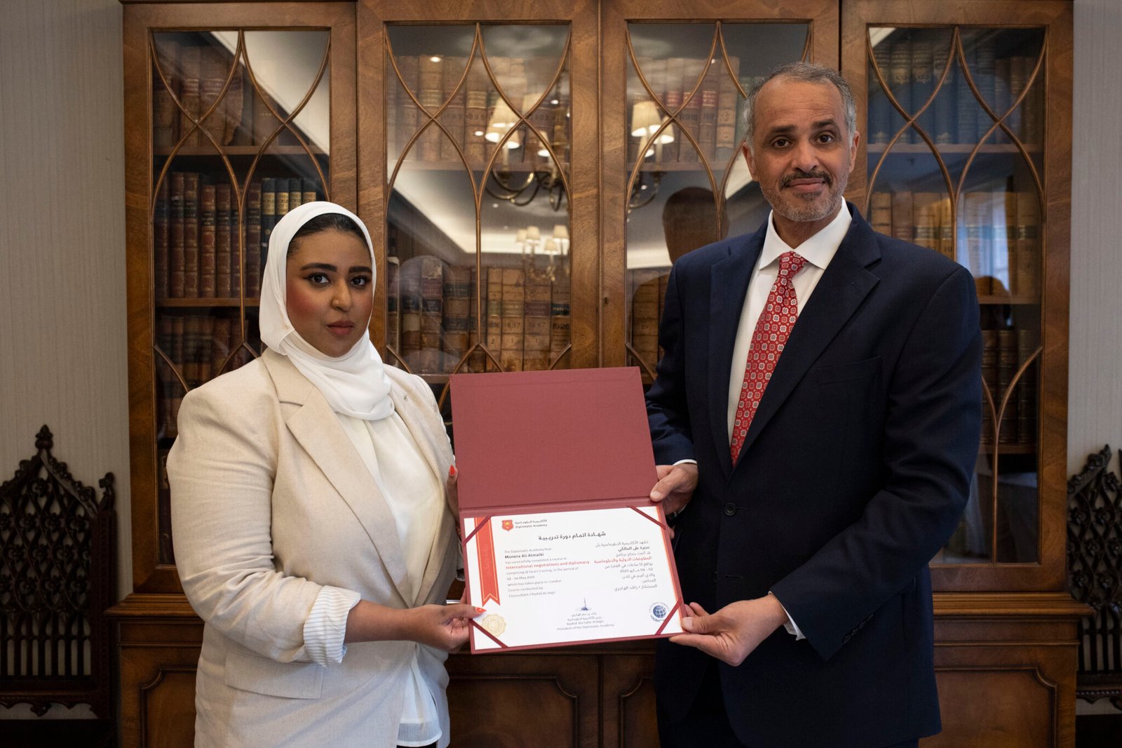 اختتمت الأكاديمية الدبلوماسية برنامج المفاوضات الدولية والدبلوماسية الذي عُقد في لندن من 2 إلى 4 مايو 2025
