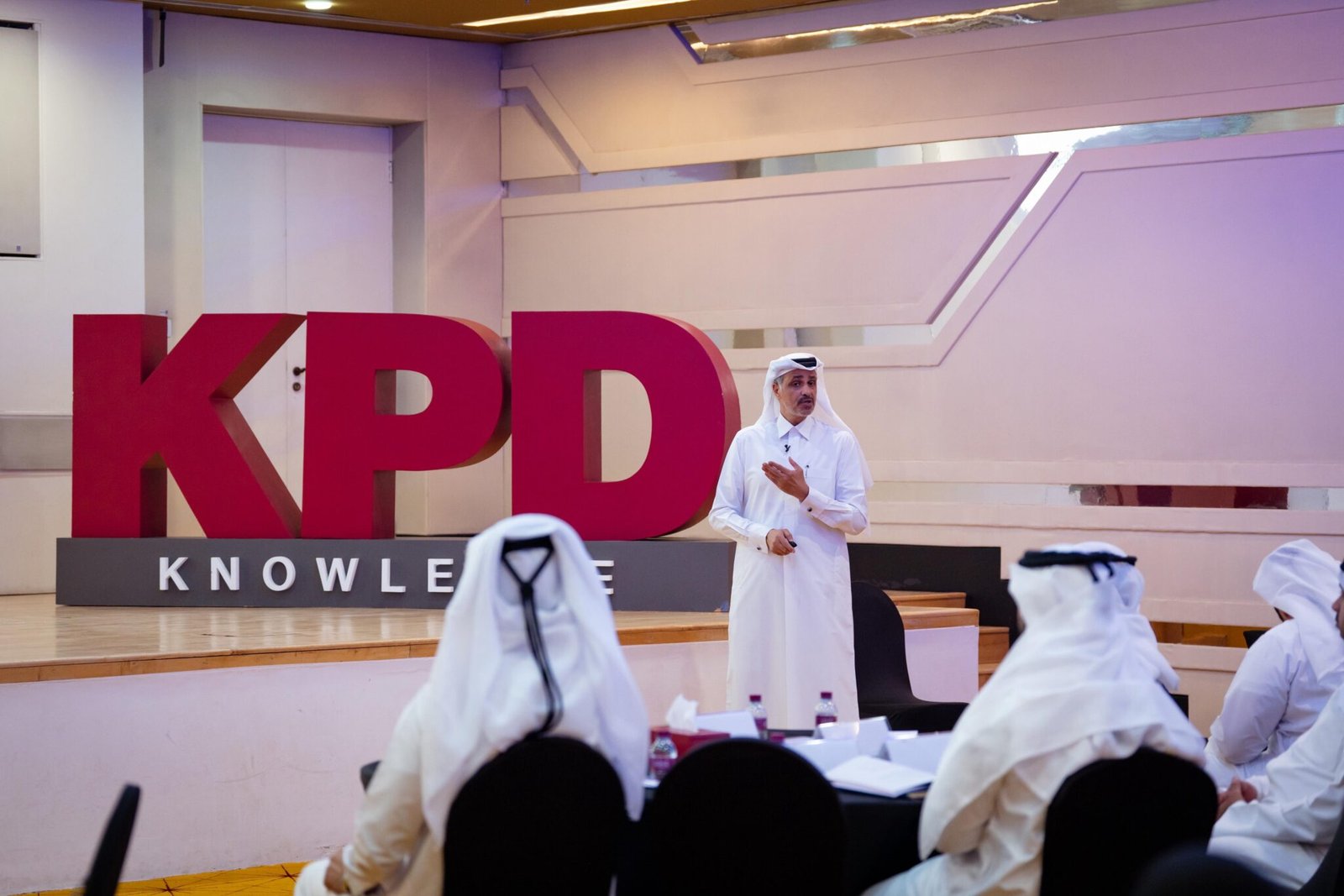 اختتمت الأكاديمية الدبلوماسية البرنامج التدريبي البروتوكول والإتيكيت الدولي والدبلوماسي بالتعاون مع مركز كتارا للدبلوماسية العامة، الذي عُقد خلال الفترة من 24 إلى 27 أغسطس 2025. اختتمت الأكاديمية الدبلوماسية البرنامج التدريبي البروتوكول والإتيكيت الدولي والدبلوماسي بالتعاون مع مركز كتارا للدبلوماسية العامة، الذي عُقد خلال الفترة من 24 إلى 27 أغسطس 2025.