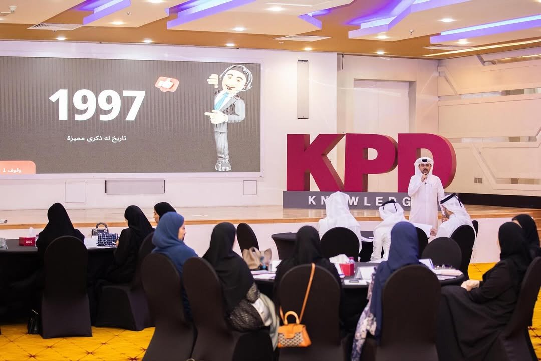 اختتمت الأكاديمية الدبلوماسية بالتعاون مع مركز كتارا للدبلوماسية العامة البرنامج التدريبي أساسيات فن الإلقاء والمواجهة الجماهيرية (متقدمة)، والذي امتد على مدار ثلاثة أيام من 21 إلى 23 سبتمبر 2025