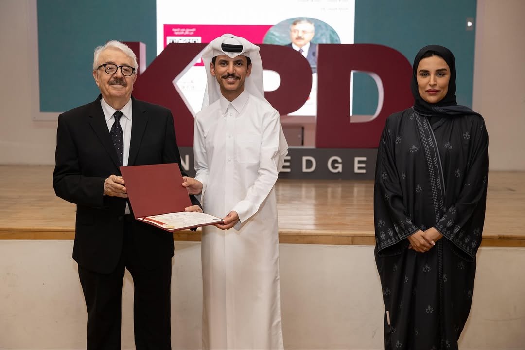 اختتمت الأكاديمية الدبلوماسية بالتعاون مع مركز كتارا للدبلوماسية العامة فعاليات البرنامج التدريبي "تسوية النزاعات وبناء السلام"، الذي قدمه سعادة الدكتور ناجي صبري الحديثي، وزير الخارجية العراقي الأسبق، واستمر لمدة ثلاثة أيام خلال الفترة من 2 إلى 4 نوفمبر 2025.