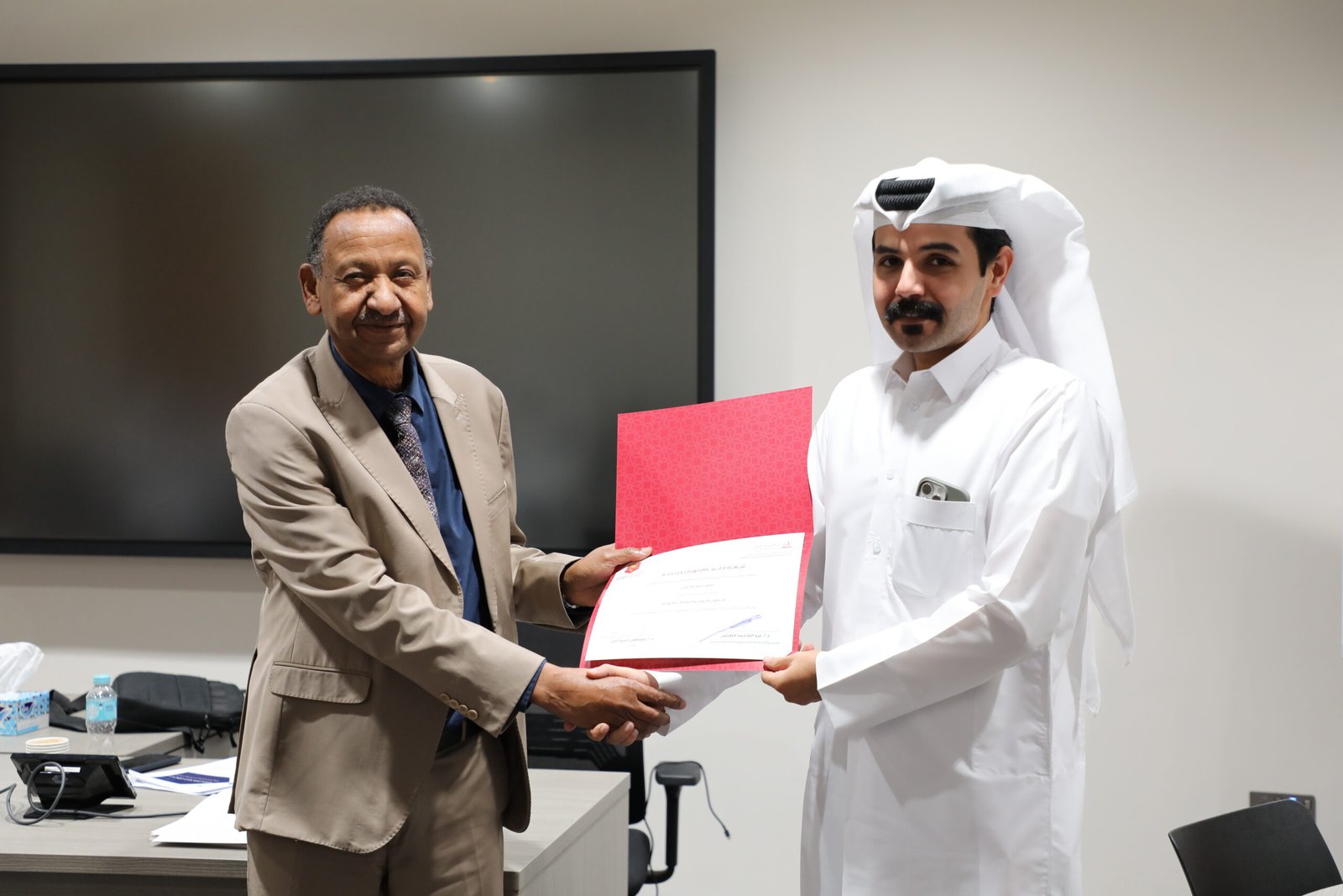 الأكاديمية الدبلوماسية تختتم برنامج العلاقات الدولية والتعاون الدولي بالشراكة مع جامعة قطر الذي انعقد خلال الفترة من 14 إلى 16 ديسمبر 2025 الأكاديمية الدبلوماسية تختتم برنامج العلاقات الدولية والتعاون الدولي بالشراكة مع جامعة قطر الذي انعقد خلال الفترة من 14 إلى 16 ديسمبر 2025