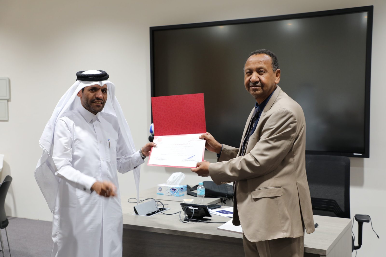 الأكاديمية الدبلوماسية تختتم برنامج العلاقات الدولية والتعاون الدولي بالشراكة مع جامعة قطر الذي انعقد خلال الفترة من 14 إلى 16 ديسمبر 2025 الأكاديمية الدبلوماسية تختتم برنامج العلاقات الدولية والتعاون الدولي بالشراكة مع جامعة قطر الذي انعقد خلال الفترة من 14 إلى 16 ديسمبر 2025