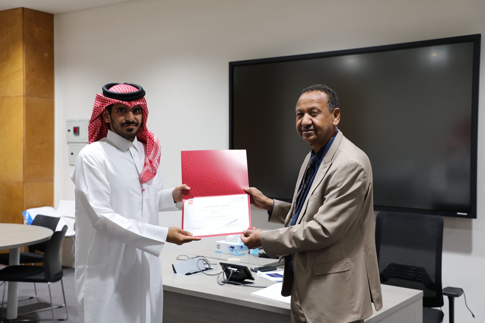 الأكاديمية الدبلوماسية تختتم برنامج العلاقات الدولية والتعاون الدولي بالشراكة مع جامعة قطر الذي انعقد خلال الفترة من 14 إلى 16 ديسمبر 2025 الأكاديمية الدبلوماسية تختتم برنامج العلاقات الدولية والتعاون الدولي بالشراكة مع جامعة قطر الذي انعقد خلال الفترة من 14 إلى 16 ديسمبر 2025