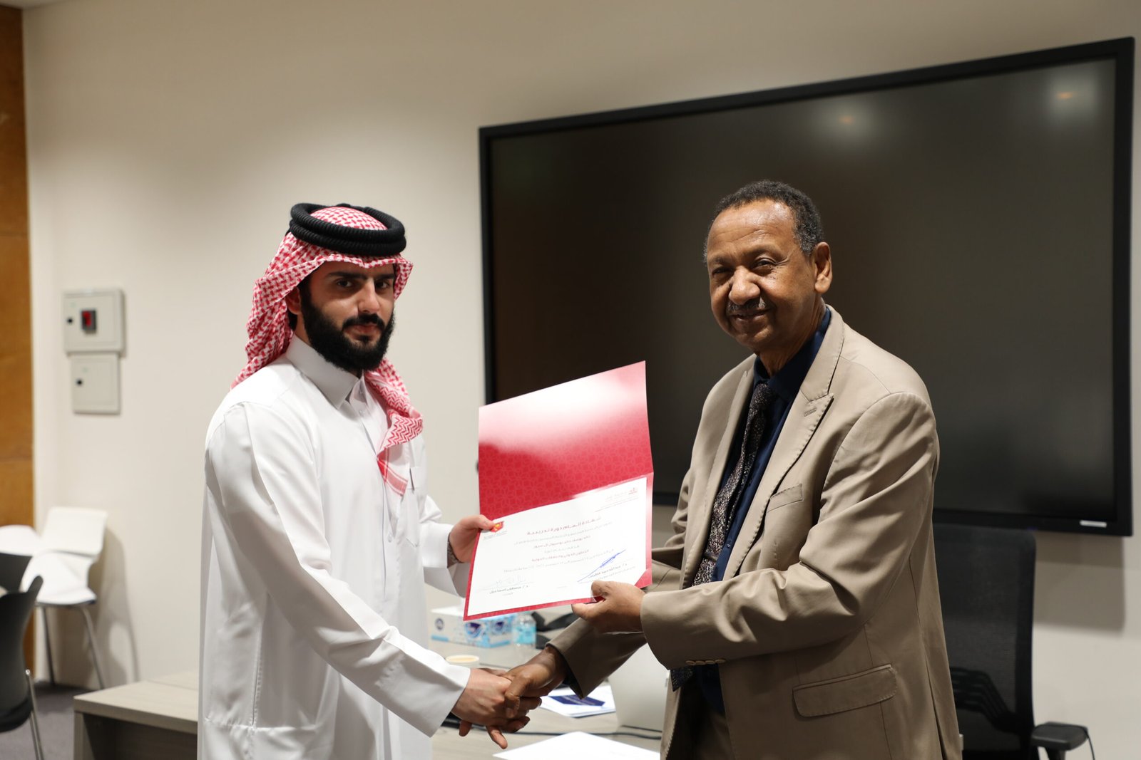 الأكاديمية الدبلوماسية تختتم برنامج العلاقات الدولية والتعاون الدولي بالشراكة مع جامعة قطر الذي انعقد خلال الفترة من 14 إلى 16 ديسمبر 2025 الأكاديمية الدبلوماسية تختتم برنامج العلاقات الدولية والتعاون الدولي بالشراكة مع جامعة قطر الذي انعقد خلال الفترة من 14 إلى 16 ديسمبر 2025