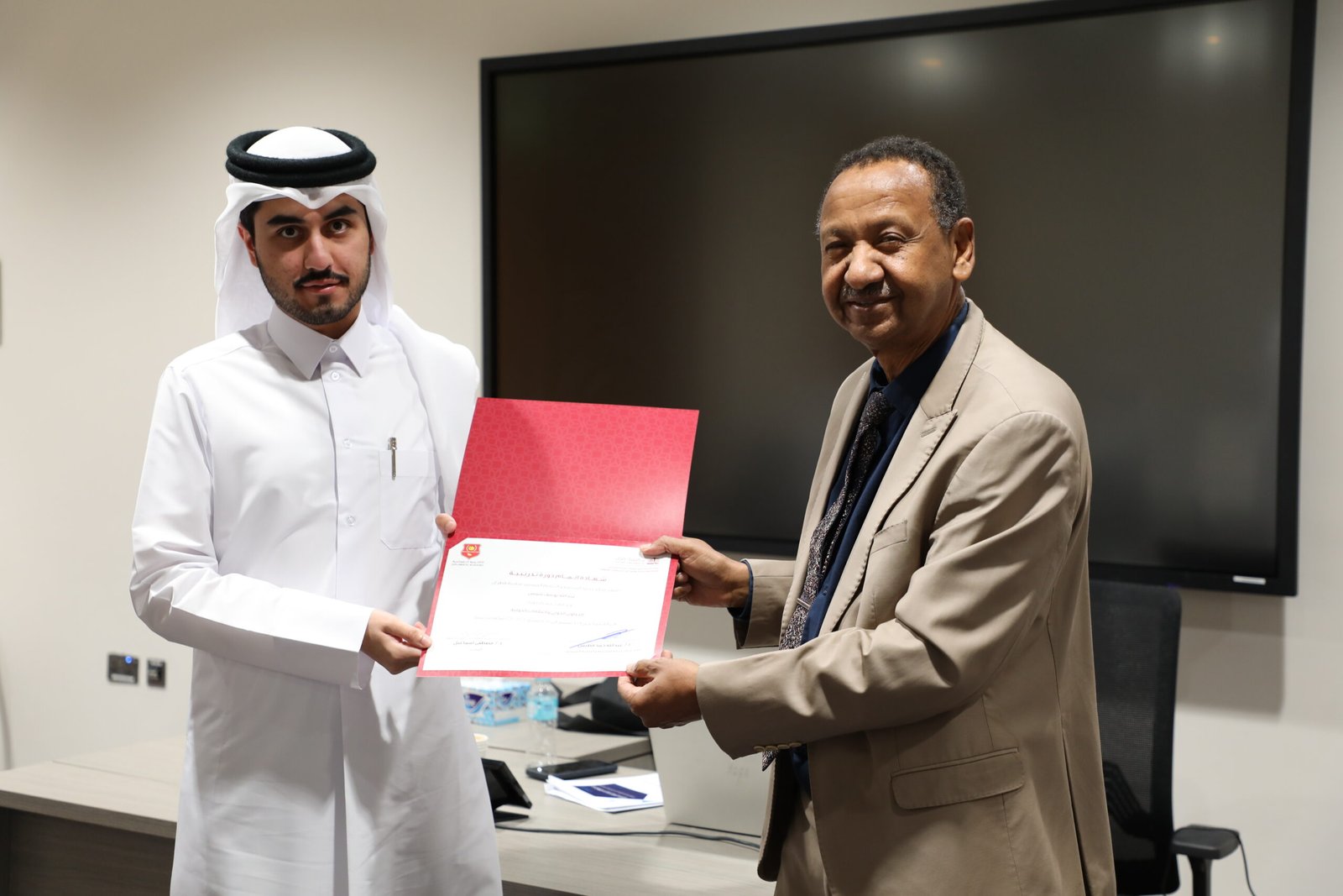 الأكاديمية الدبلوماسية تختتم برنامج العلاقات الدولية والتعاون الدولي بالشراكة مع جامعة قطر الذي انعقد خلال الفترة من 14 إلى 16 ديسمبر 2025 الأكاديمية الدبلوماسية تختتم برنامج العلاقات الدولية والتعاون الدولي بالشراكة مع جامعة قطر الذي انعقد خلال الفترة من 14 إلى 16 ديسمبر 2025