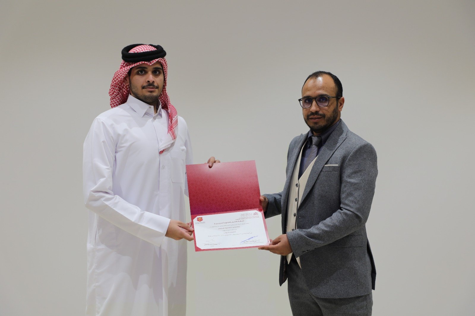 اختتمت الأكاديمية الدبلوماسية بالشراكة مع جامعة قطر، برنامج الاقتصاد الدولي الذي عُقد خلال الفترة من 1 إلى 3 ديسمبر 2025 اختتمت الأكاديمية الدبلوماسية بالشراكة مع جامعة قطر، برنامج الاقتصاد الدولي الذي عُقد خلال الفترة من 1 إلى 3 ديسمبر 2025