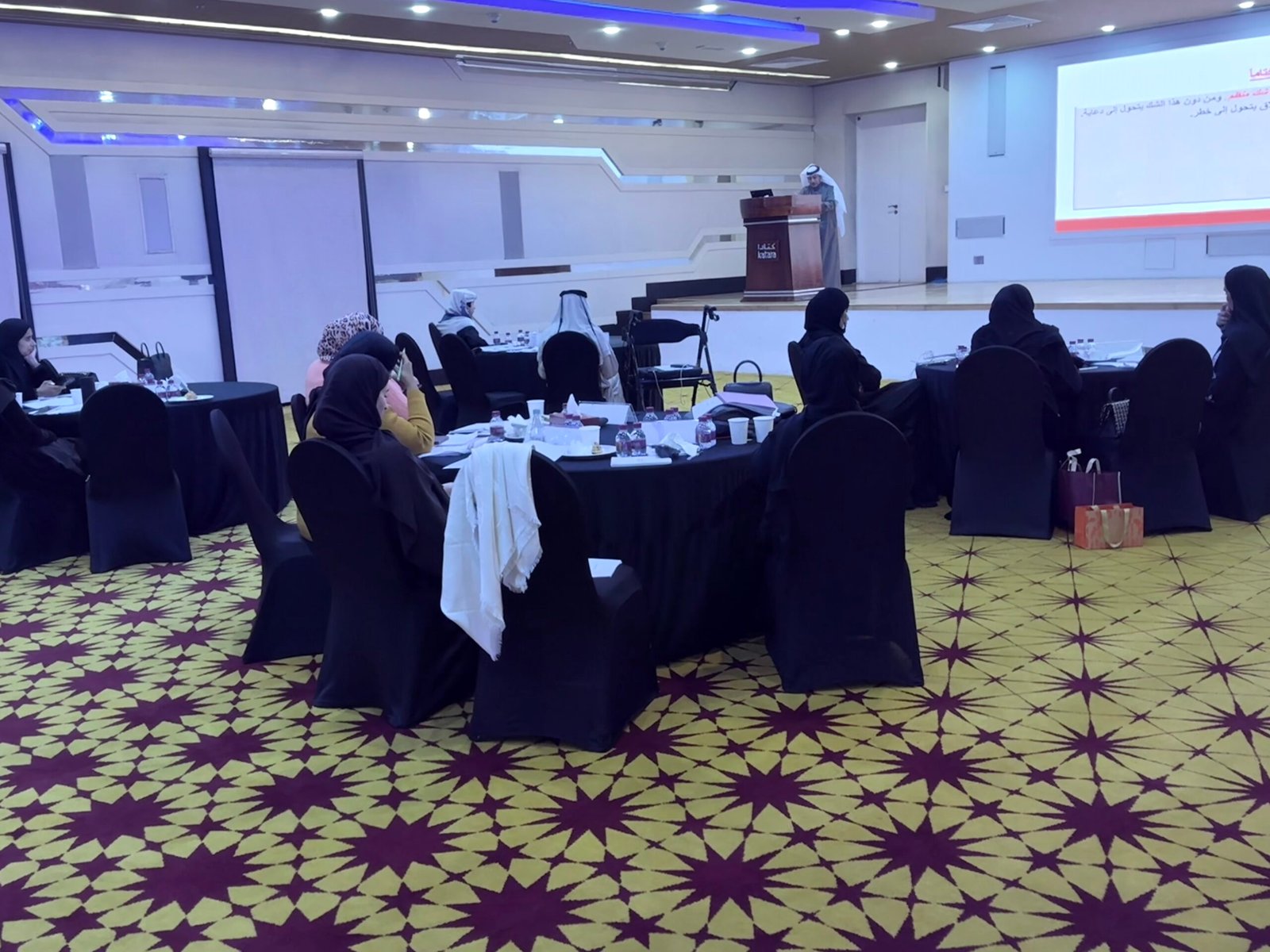 اختتمت الأكاديمية الدبلوماسية، بالتعاون مع مركز كتارا للدبلوماسية العامة، برنامجها التدريبي المتخصص في "التحليل السياسي"، والذي انعقد على مدى أربعة أيام من 18 إلى 21 يناير 2026