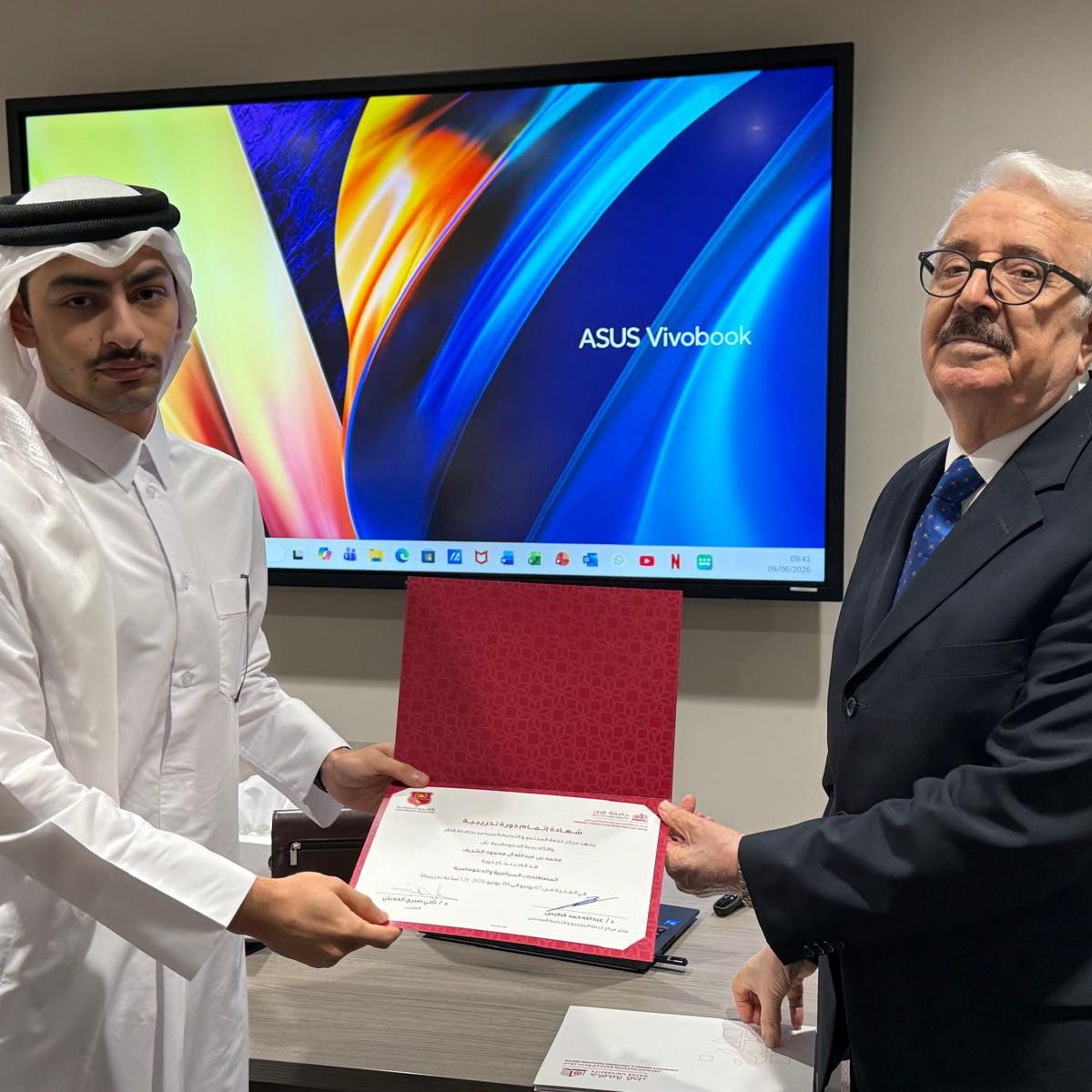 اختتمت الأكاديمية الدبلوماسية، بالشراكة مع جامعة قطر، فعاليات دورة المصطلحات السياسية والدبلوماسية، التي أُقيمت خلال الفترة من 7 إلى 9 يونيو 2026 اختتمت الأكاديمية الدبلوماسية، بالشراكة مع جامعة قطر، فعاليات دورة المصطلحات السياسية والدبلوماسية، التي أُقيمت خلال الفترة من 7 إلى 9 يونيو 2026