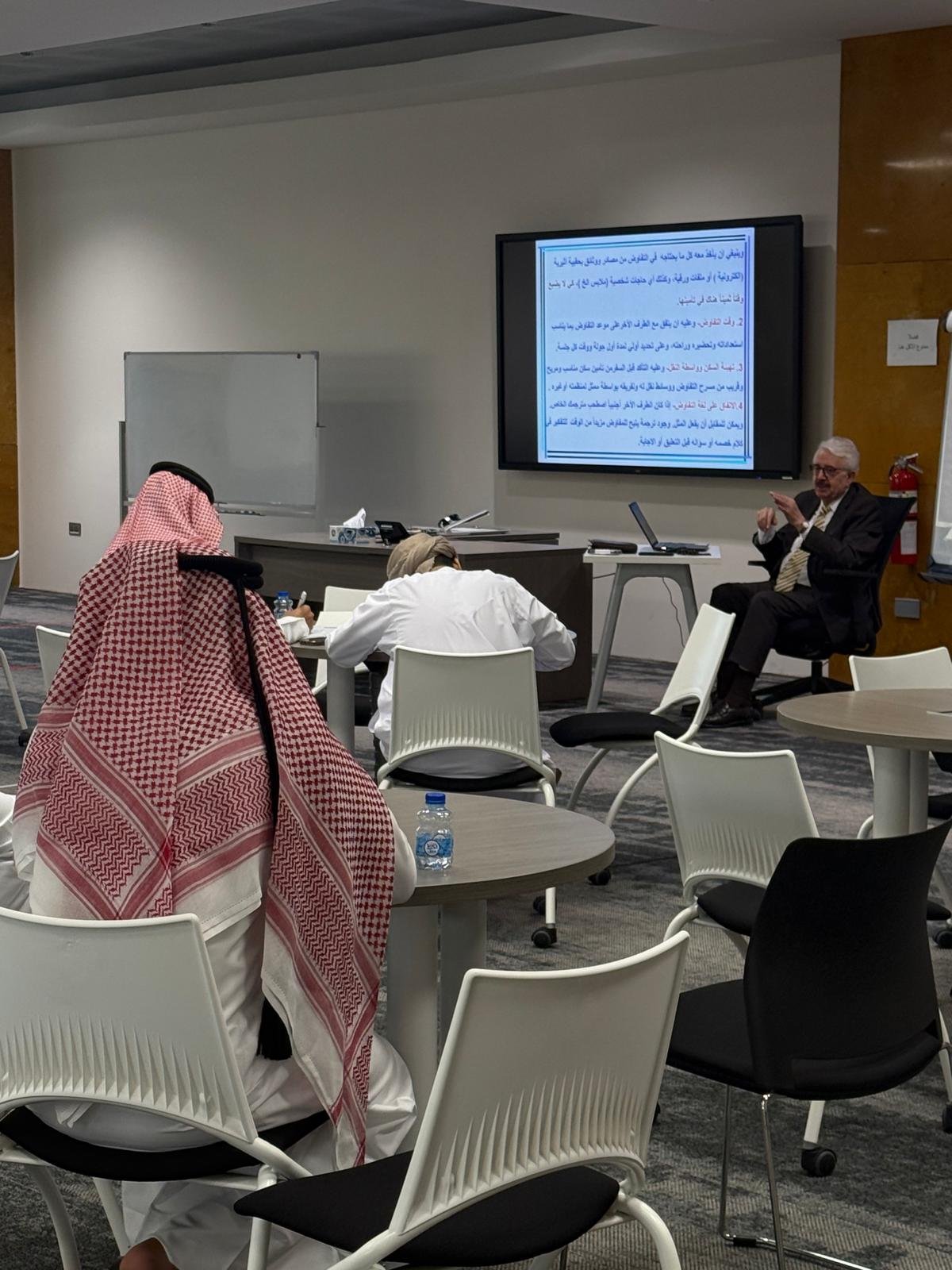 اختتمت الأكاديمية الدبلوماسية بالشراكة مع جامعة قطر برنامج "استراتيجيات ومهارات التفاوض"، خلال الفترة من 6 إلى 8 سبتمبر 2026 بمقر جامعة قطر